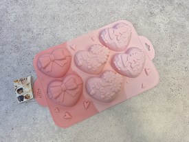 Molde silicona tricolor rosa 6 corazones decorados relieve